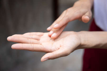 Diese reifen Ladys legen Hand an sich Diese reifen Ladys legen Hand an sich
